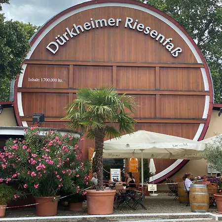 Hotel Burstenbinder *