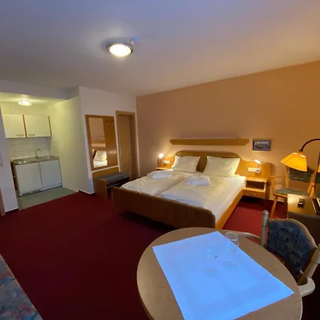 Hotel Burstenbinder *