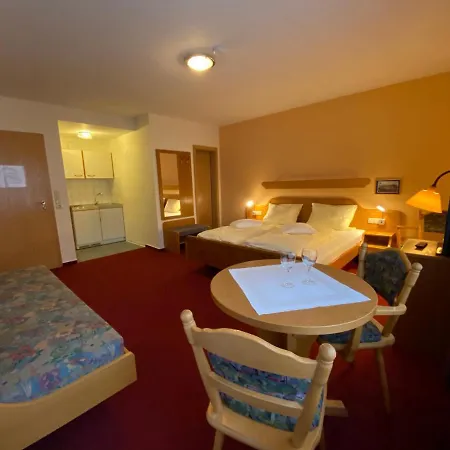 Burstenbinder Hotel